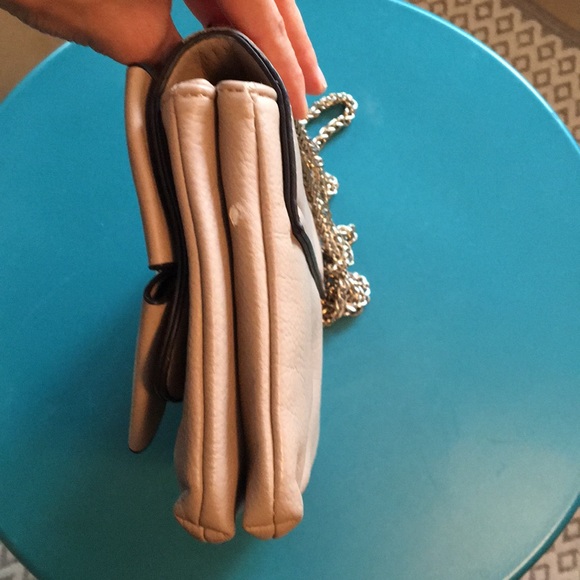 Blush-Cream crossbody bow purse - Picture 10 of 10